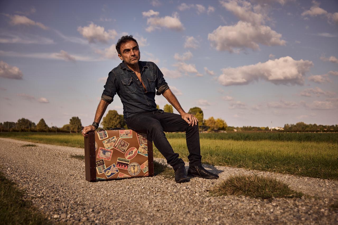 Ligabue a Ferrara col suo nuovo album: «Viaggio tra diverse geografie»