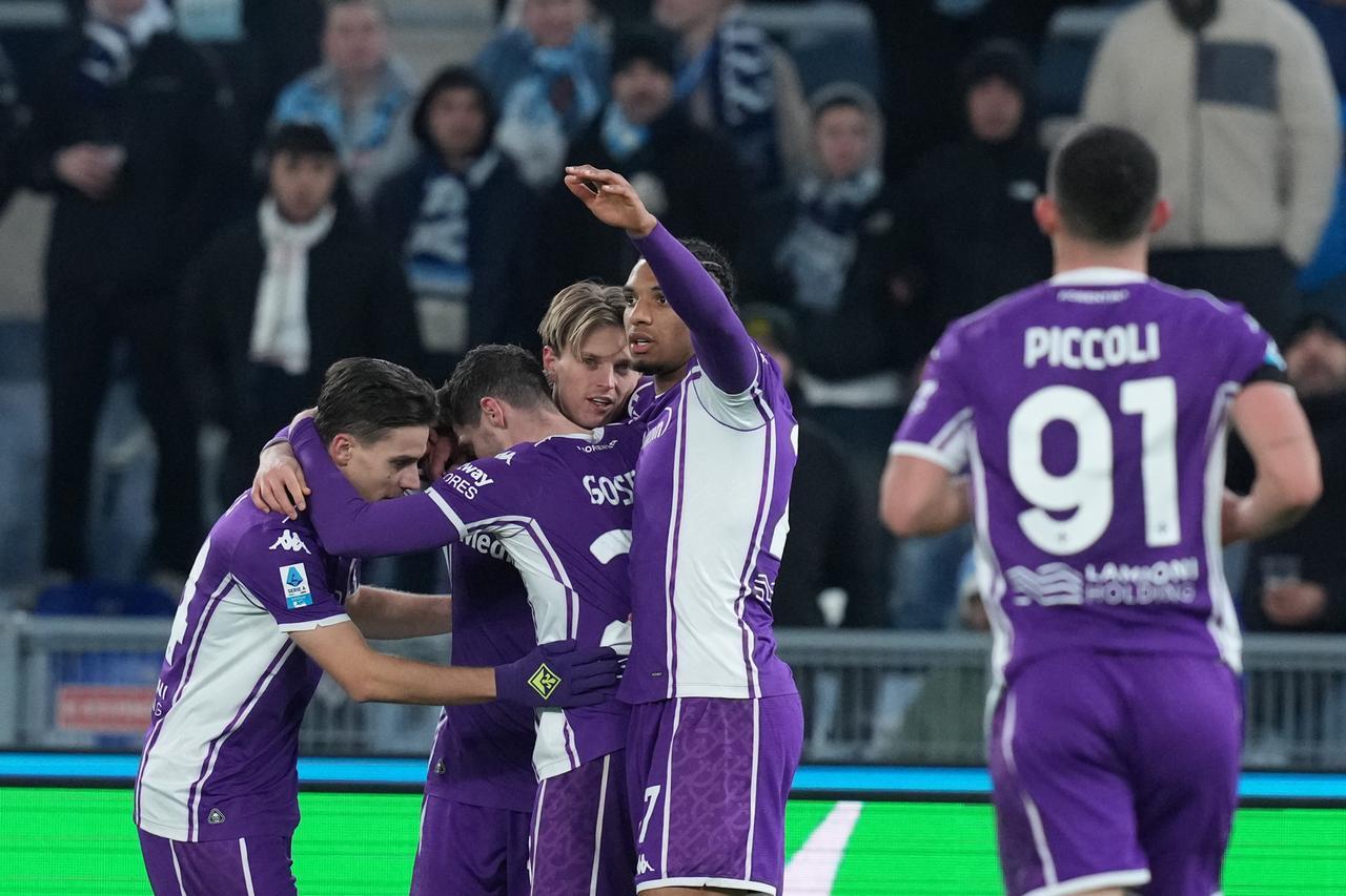 
	L&rsquo;esultanza della Fiorentina dopo il gol del provvisorio 1-1

