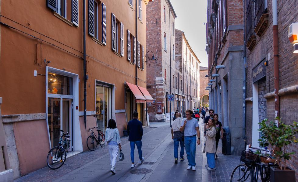 Negozi bastonati dagli affitti, in centro a Ferrara si sfiorano i 2000 euro