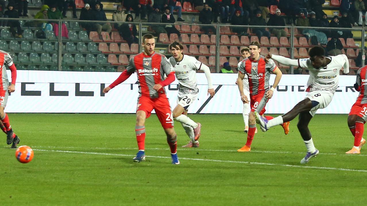 Grande cuore Cagliari, pareggio in rimonta a Cremona