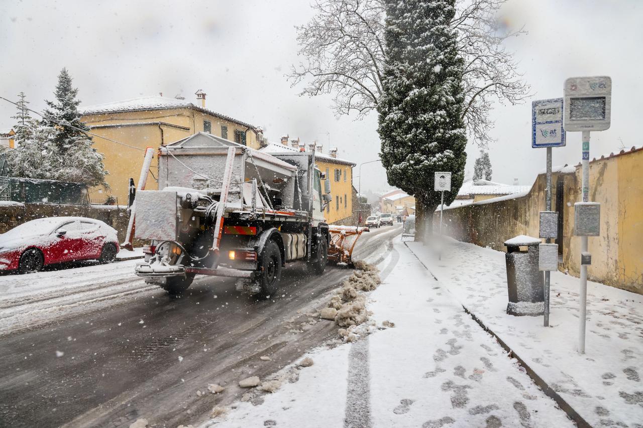 
	La neve in via Bolognese a Firenze domenica scorsa

