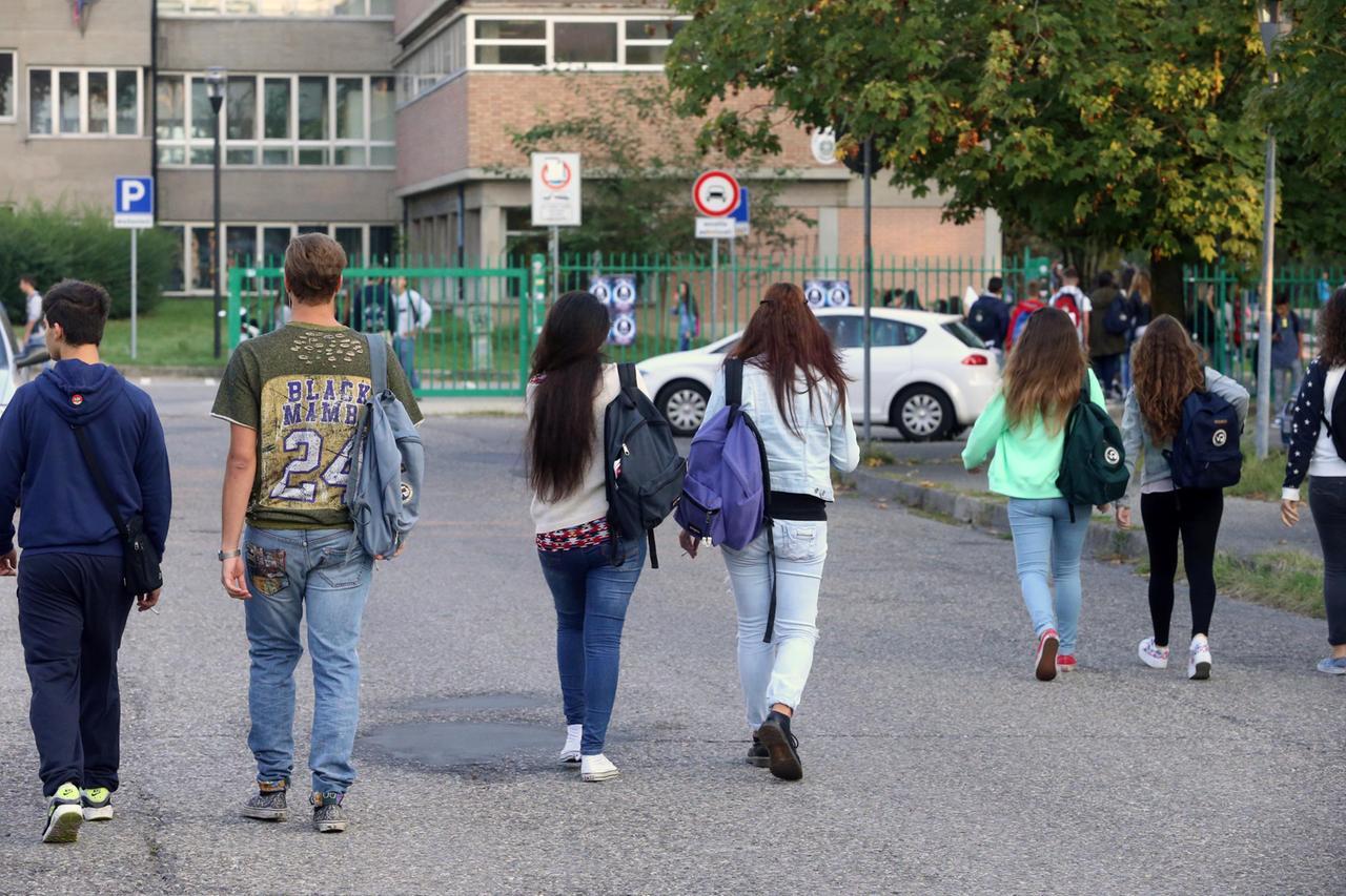 Reggio Emilia, 37mila euro per rafforzare la vigilanza al polo scolastico di via Makallé contro spaccio e devianza giovanile