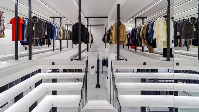 L'interno del Beste Hub di via Bologna