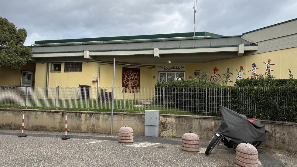 L’esterno della scuola d’infanzia Fogazzaro (foto Falorni)