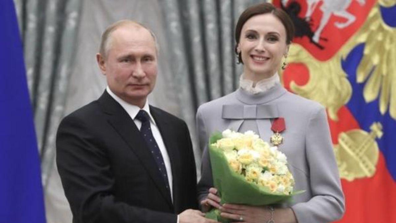 Il presidente russo Vladimir Putin con la ballerina Svetlana Zakharova