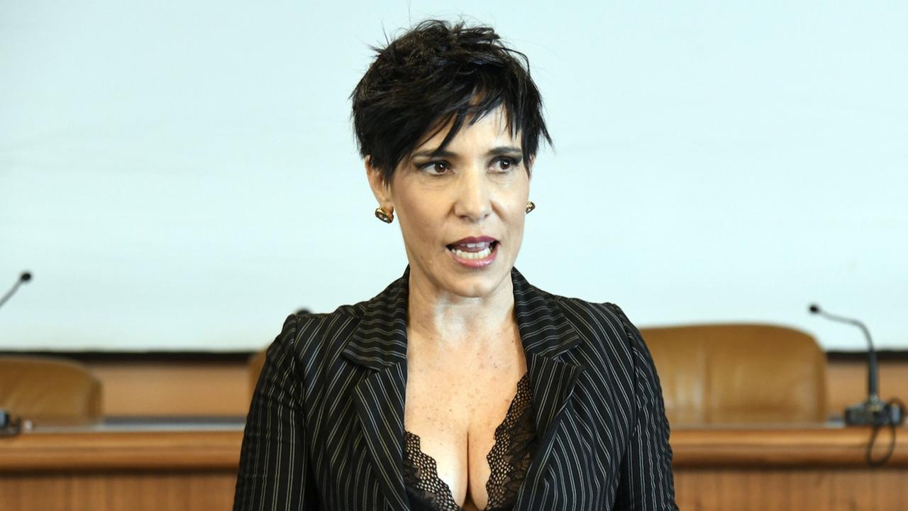 Lavoro, aumentano le assunzioni e i contratti a tempo indeterminato: +3% – i dati