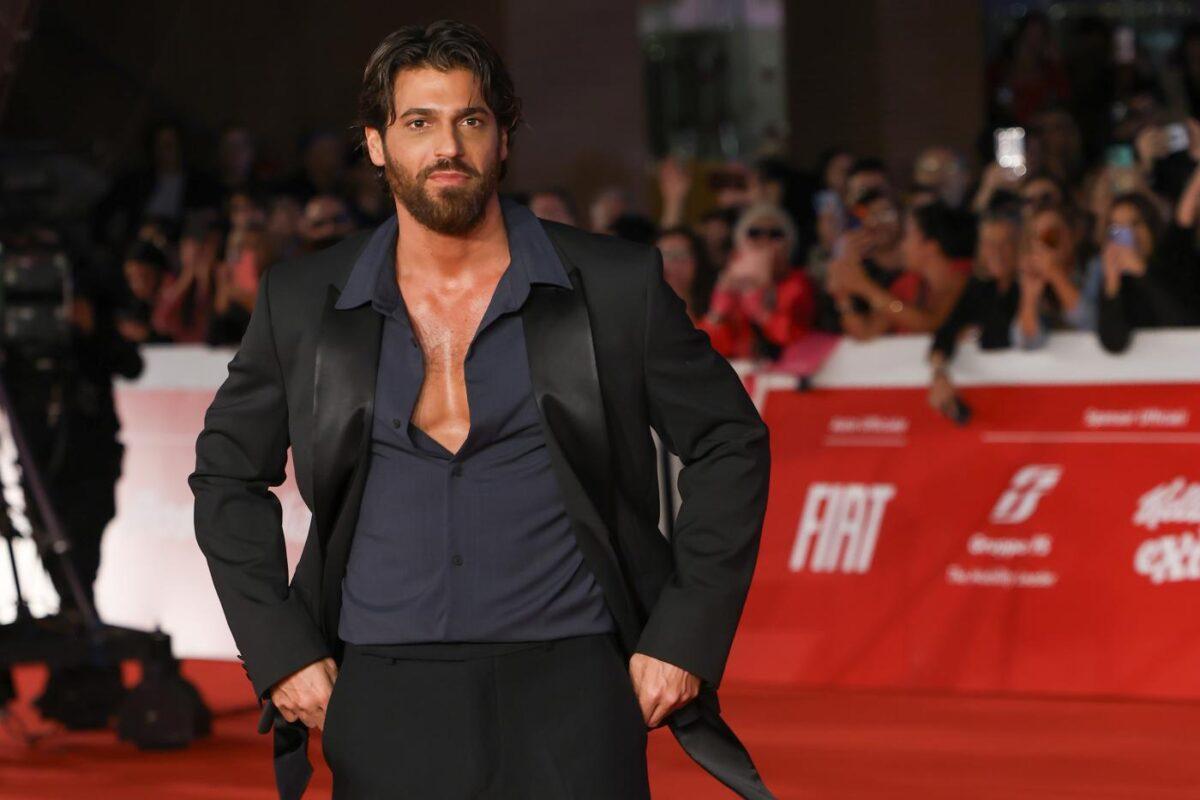 Arrestato Can Yaman, chi è l’attore turco e perché è così famoso in Italia