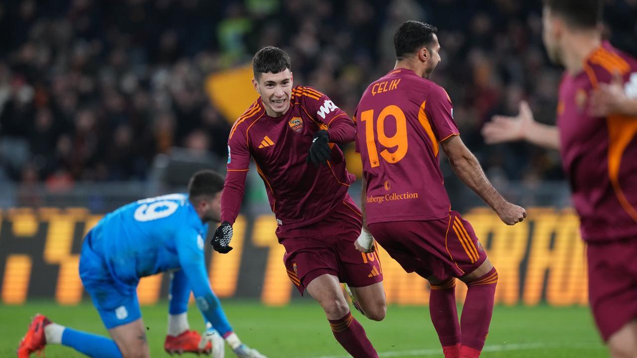 L'esultanza di Soulé dopo il 2-0