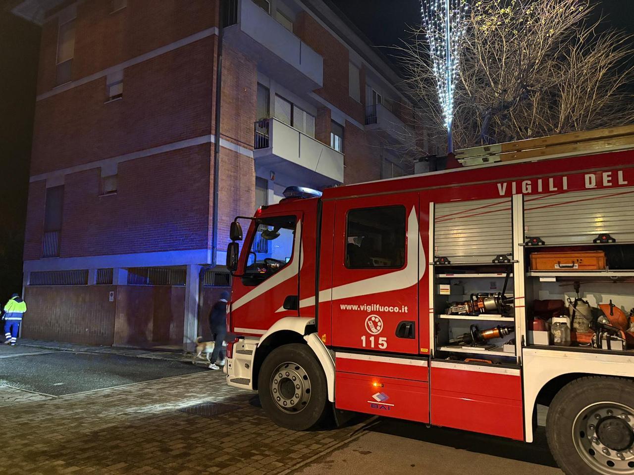 Pontedera, fuga di gas in viale Italia: intervento dei vigili del fuoco