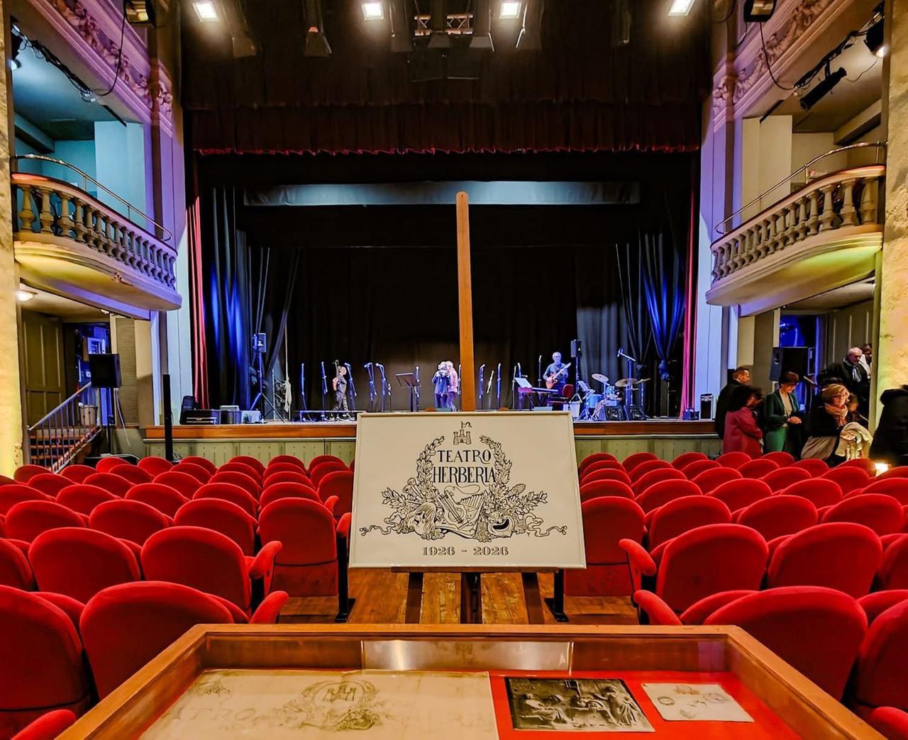 L’Herberia celebra un secolo di storia con uno spettacolo tra passato e futuro