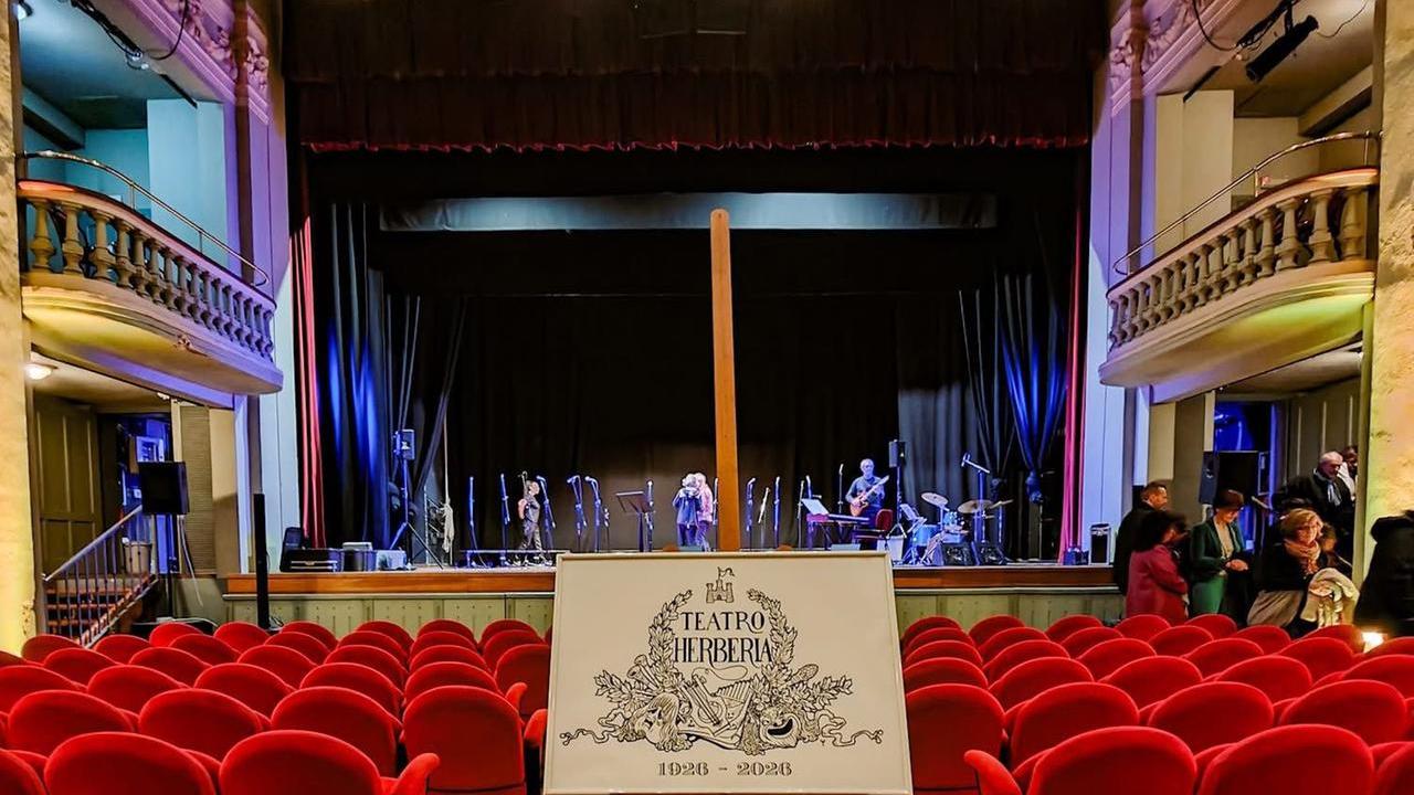 L’Herberia celebra un secolo di storia con uno spettacolo tra passato e futuro