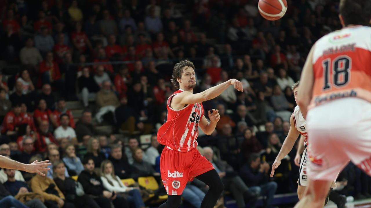 Rimini è un osso duro. La Sella Cento resta in scia poi deve inchinarsi