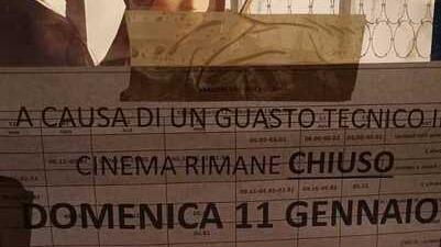 L’Apollo resta al freddo Tisane calde agli spettatori