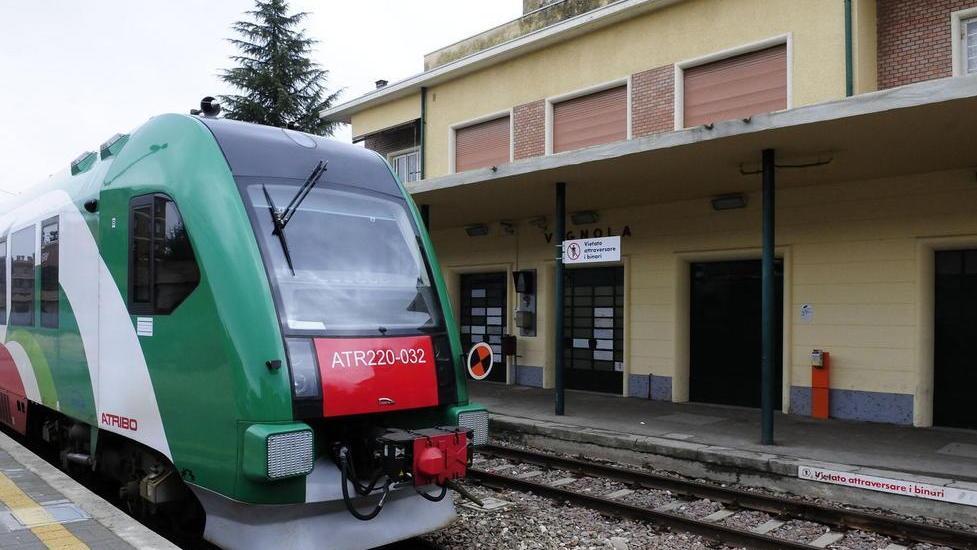 Aggressioni sui treni, la Cisl tuona: «Tornelli e Daspo per la sicurezza»