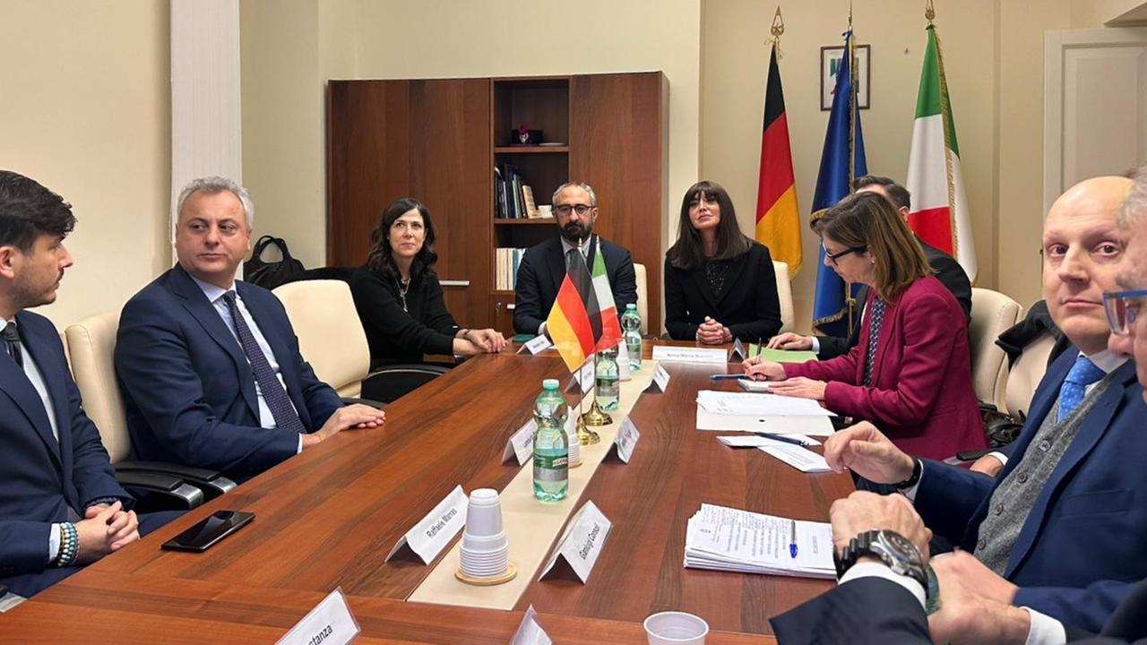 Sardegna e Sassonia unite per l’Einstein Telescope: accordo Italia-Germania per il maxi osservatorio