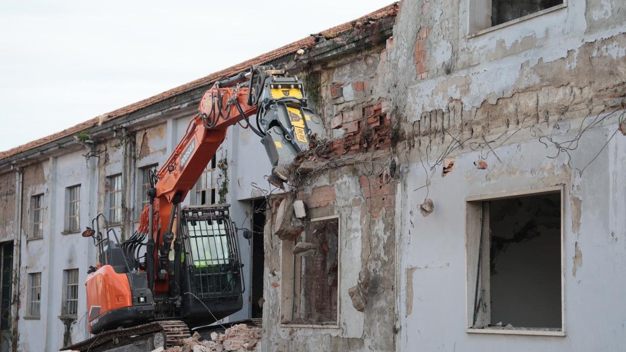 Cento dice addio all’ex Simbianca, dopo 30 anni via alla demolizione
