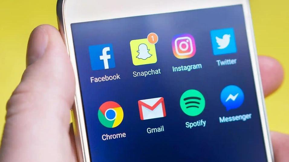 Sassari, adescò una bambina su Snapchat: via al processo per l’imputato 52enne<br type="_moz" />