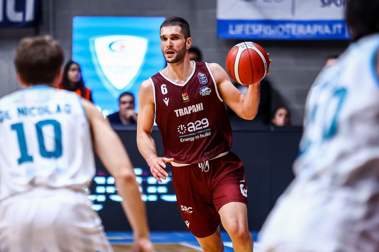 Trapani esclusa dal campionato, la Una Hotels si prende Rossato