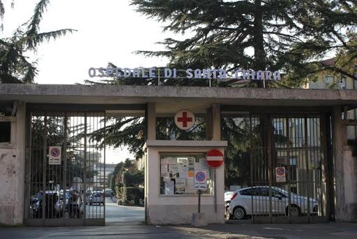 
	L'ingresso dell'ospedale Santa Chiara di Pisa (foto d'archivio)

