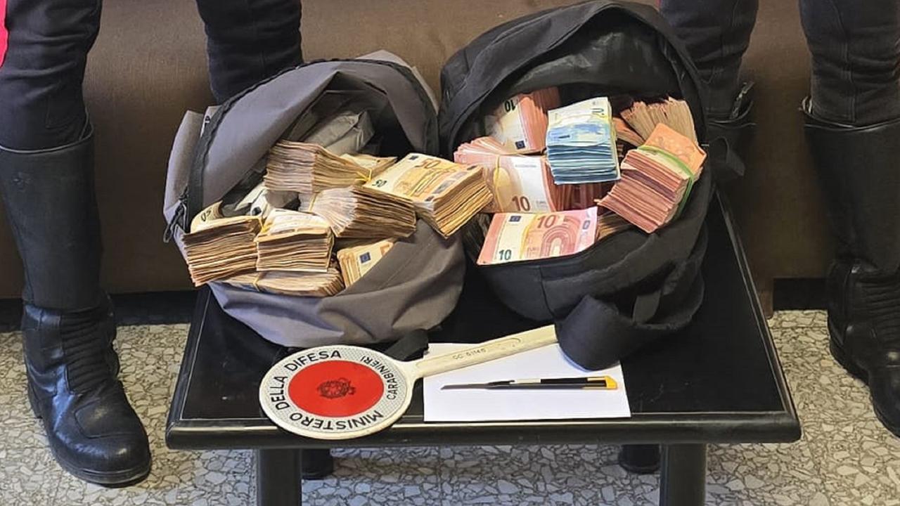 I soldi ritrovati in provincia di Novara