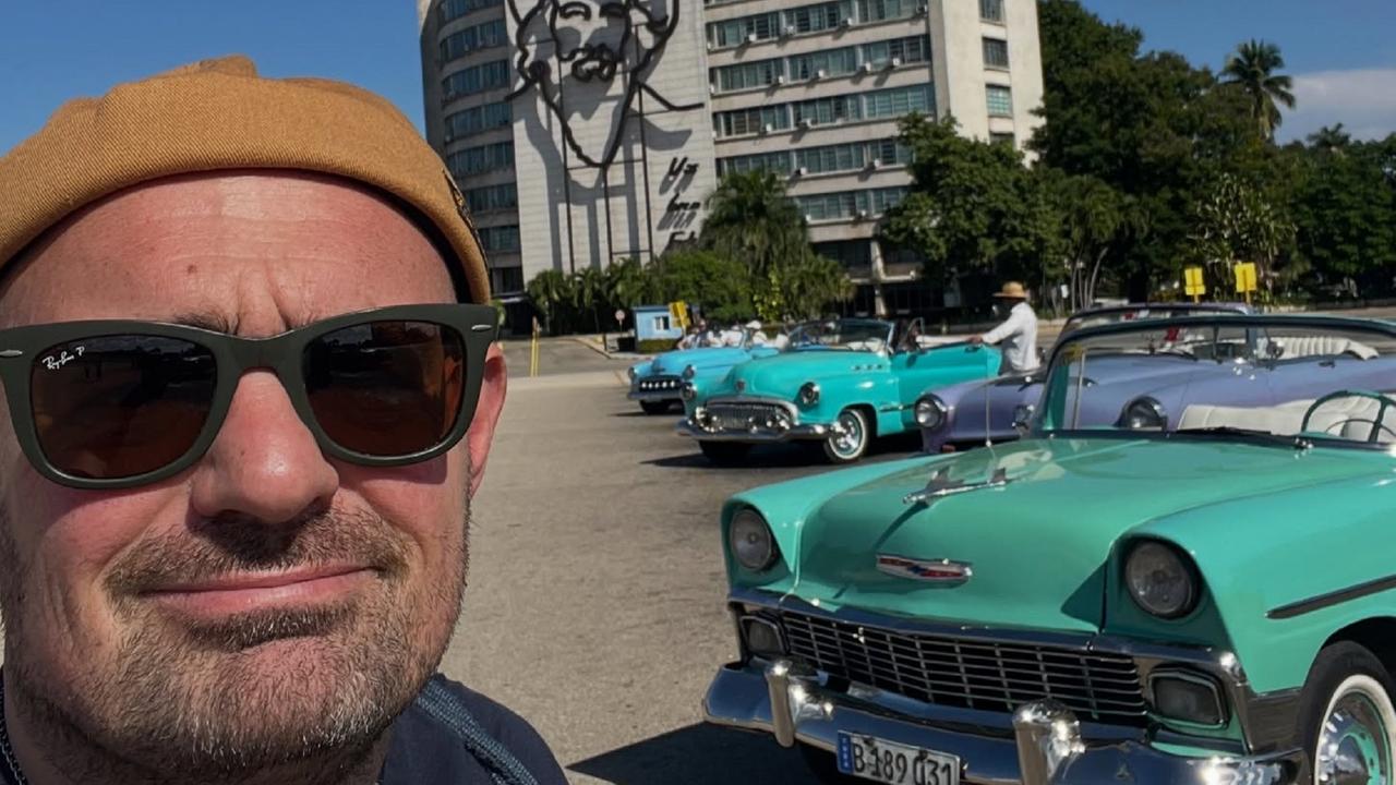 Una delle poche foto che si porta da Cuba dopo il furto il consigliere della Lega Carlo Ghiozzi