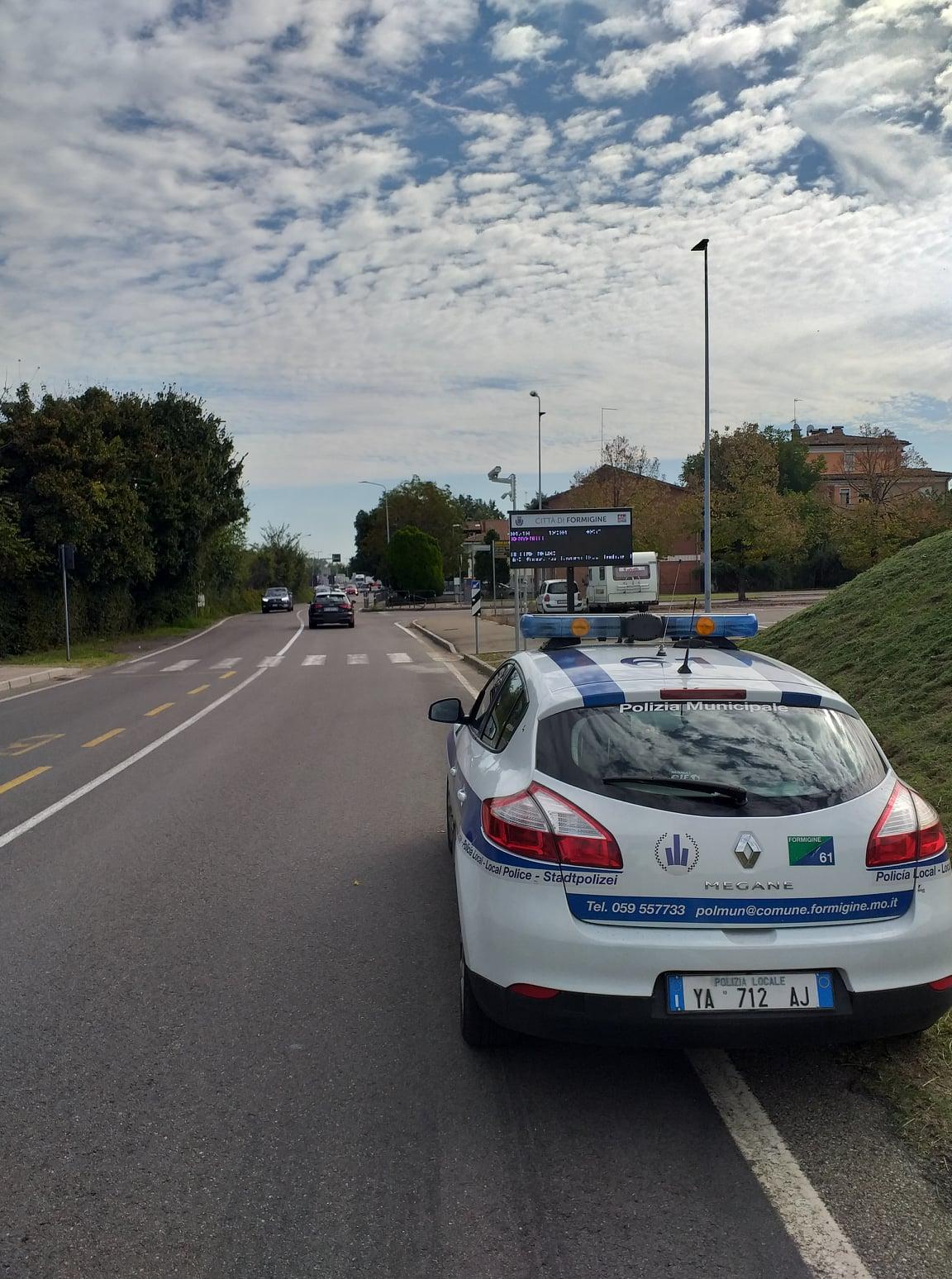 Provoca un incidente e scappa: incastrato dalle telecamere