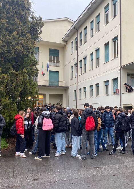 Lucca, classi freezer al liceo Vallisneri