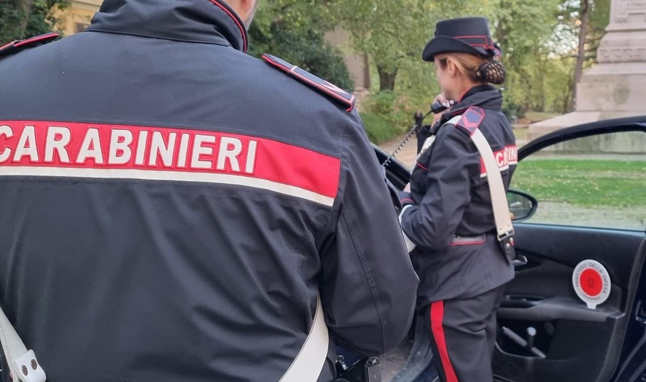 Picchia la moglie davanti alle figlie: in manette un 39enne, l’incubo durava da più di un anno
