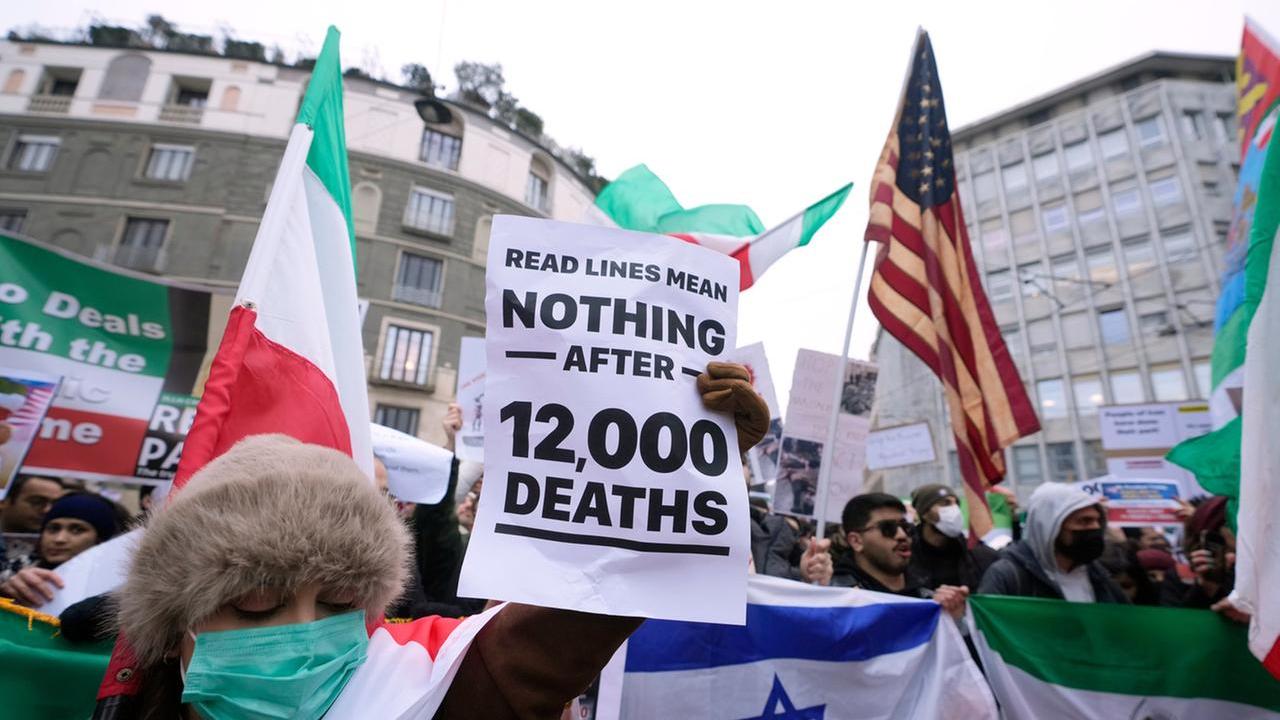 Iran, Trump ai manifestanti: «L'aiuto sta arrivando». Migliaia di morti