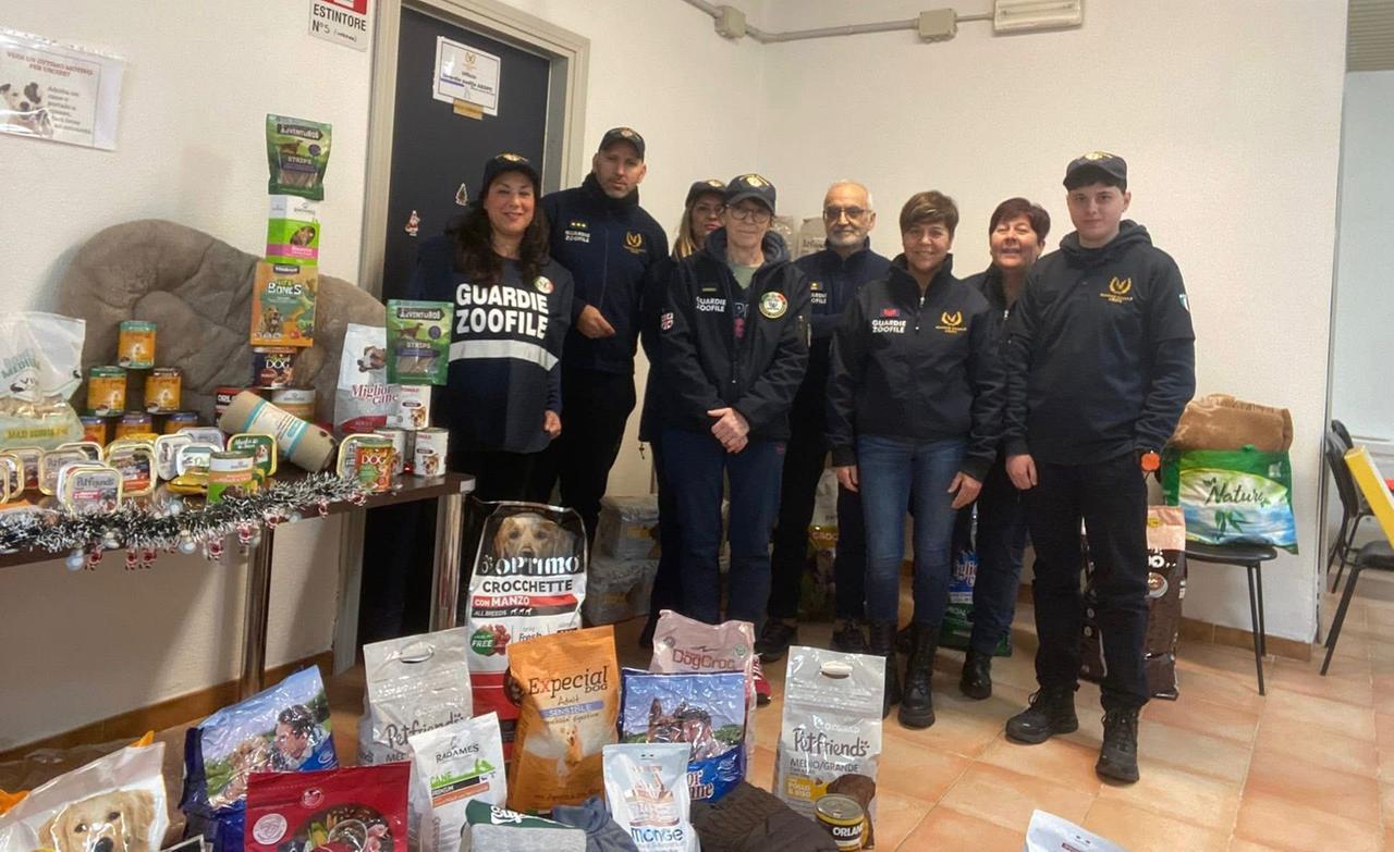 Sassari, successo per la prima raccolta alimentare dedicata agli amici a quattro zampe
