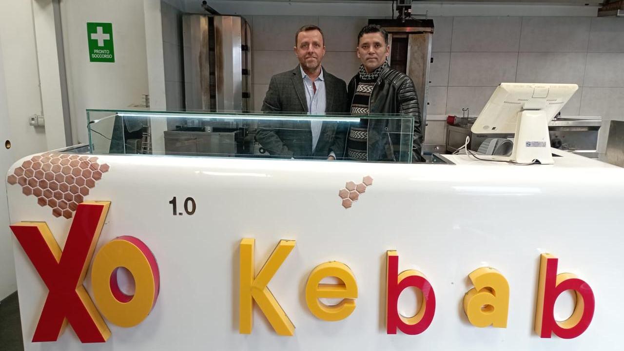 A Cella nasce “Xo Pizza Kebab”, la sfida di Alberto e Muhammad: «Il nostro sogno è dare origine ad una catena»