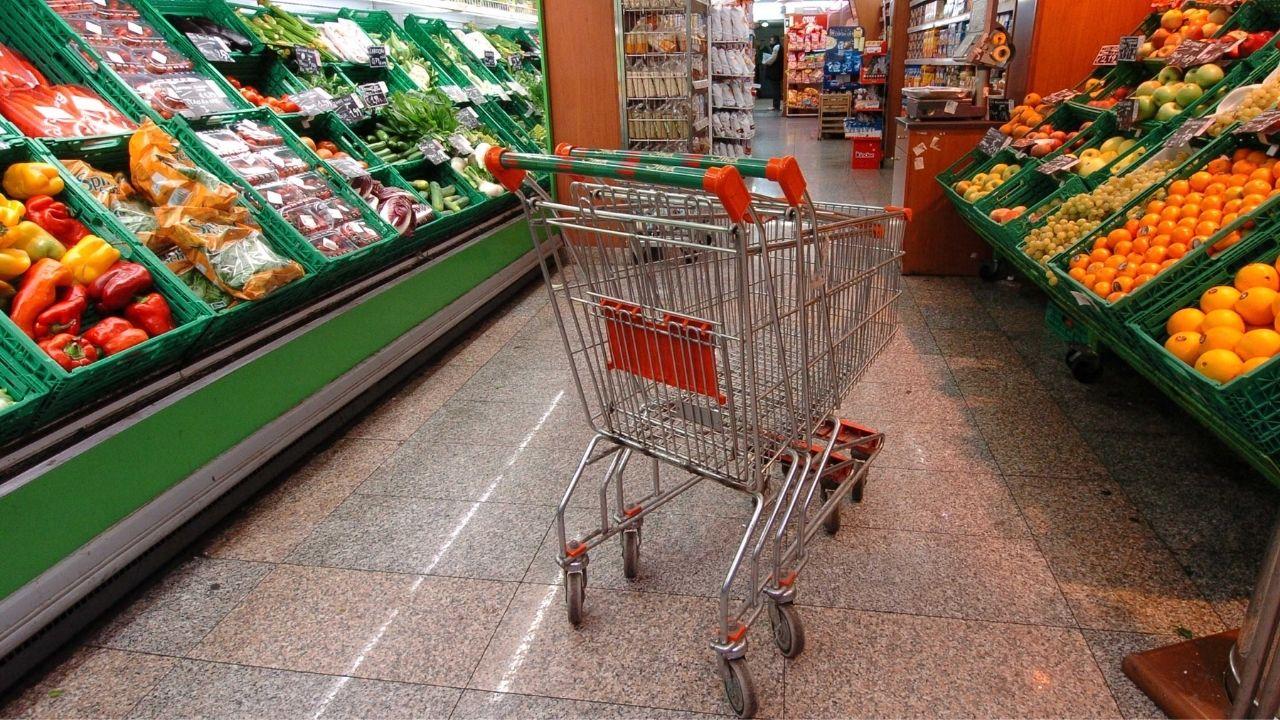 Supermercati chiusi la domenica in Toscana: i sindacati annunciano la lotta