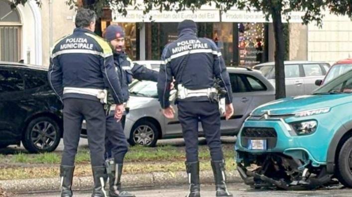 Il punto del viale in cui è avvenuto l’incidente (foto Stick)