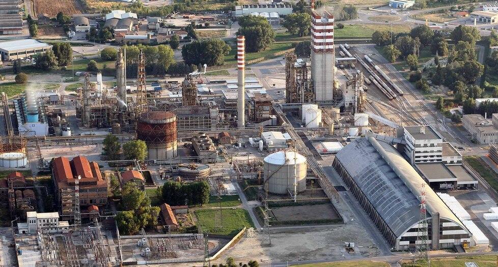 Chimica, anatomia di una crisi: le strade per rilanciare Basell a Ferrara
