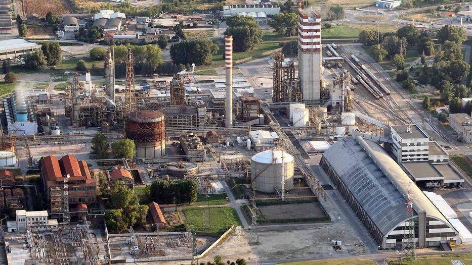 Chimica, anatomia di una crisi: le strade per rilanciare Basell a Ferrara