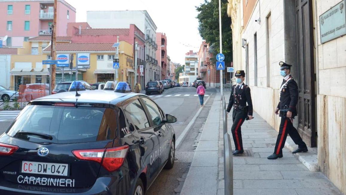 Cocaina nel B&B e una pistola clandestina in casa, arrestato un trentenne