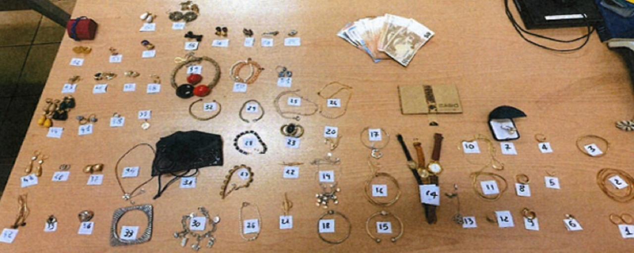 
	I gioielli sequestrati

