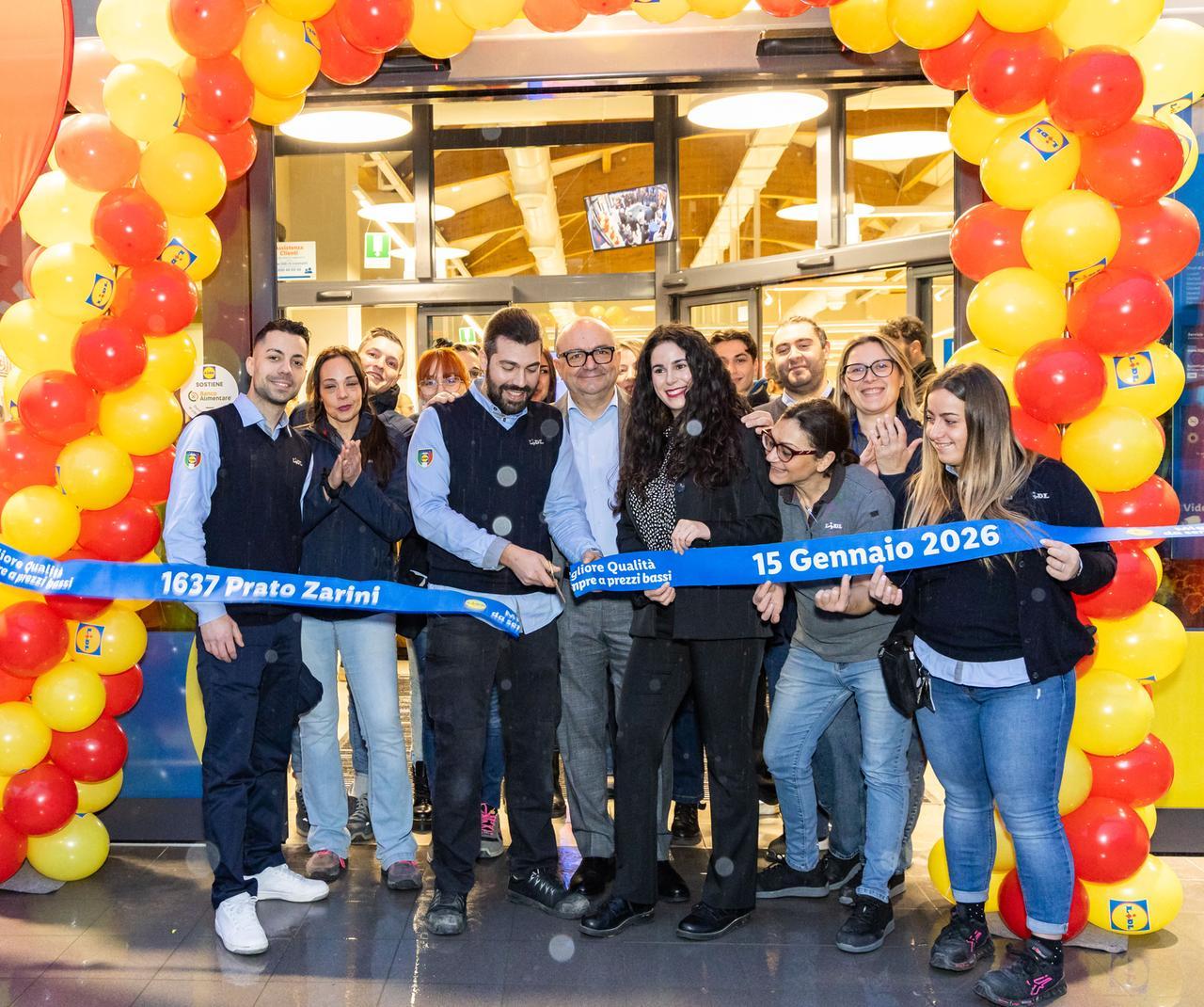 Prato, inaugurato il nuovo Lidl in via Zarini: sarà aperto fino alle 21