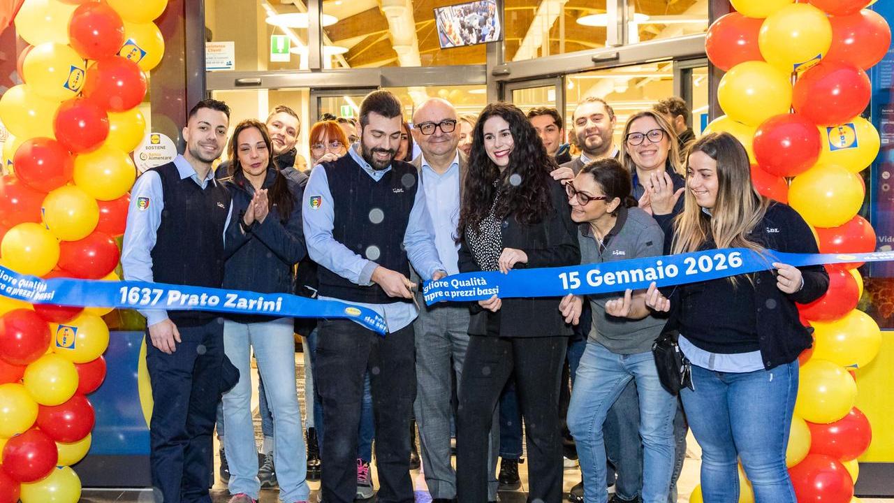 Prato, inaugurato il nuovo Lidl in via Zarini: sarà aperto fino alle 21