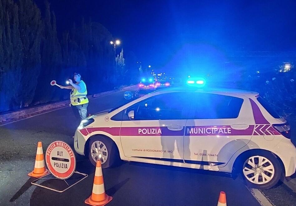 
	Una pattuglia della polizia locale (foto d'archivio)

