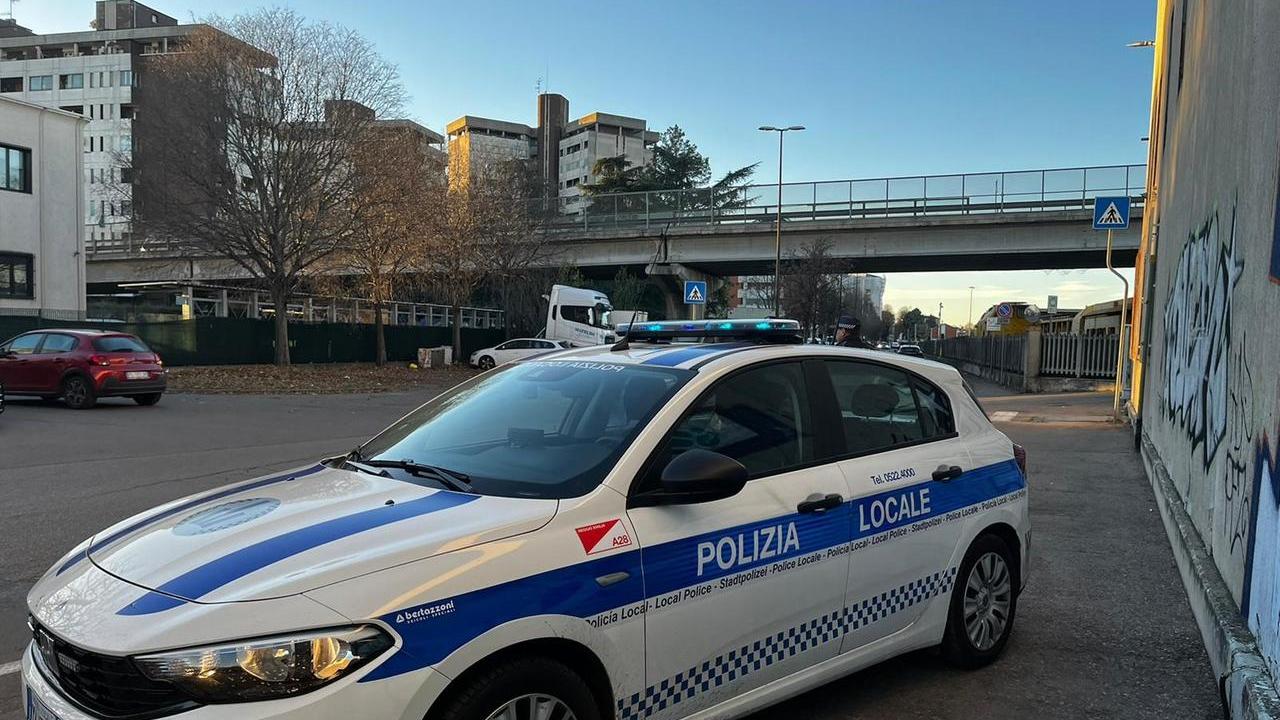 Beccati grazie alle telecamere: quattro denunciati per furti e rapine