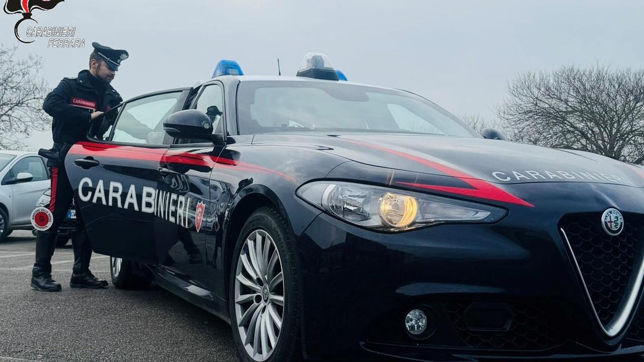 Cento, dicono di essere stati rapinati ma è solo una scusa: denunciati due 17enni