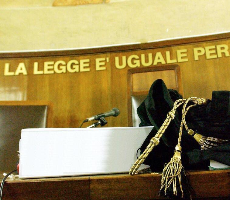 
	Un'aula di tribunale

