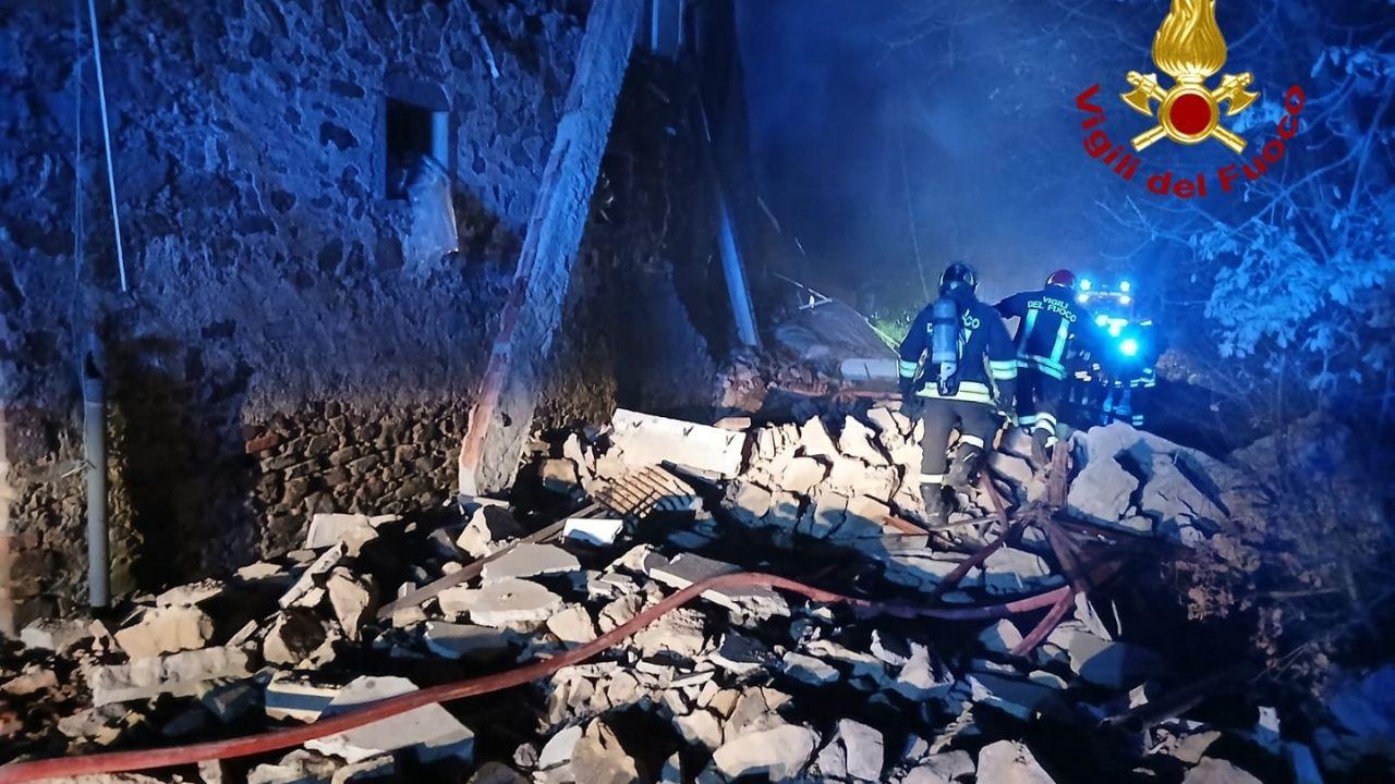 
	Il crollo nell'Aretino: sul posto i vigili del fuoco


