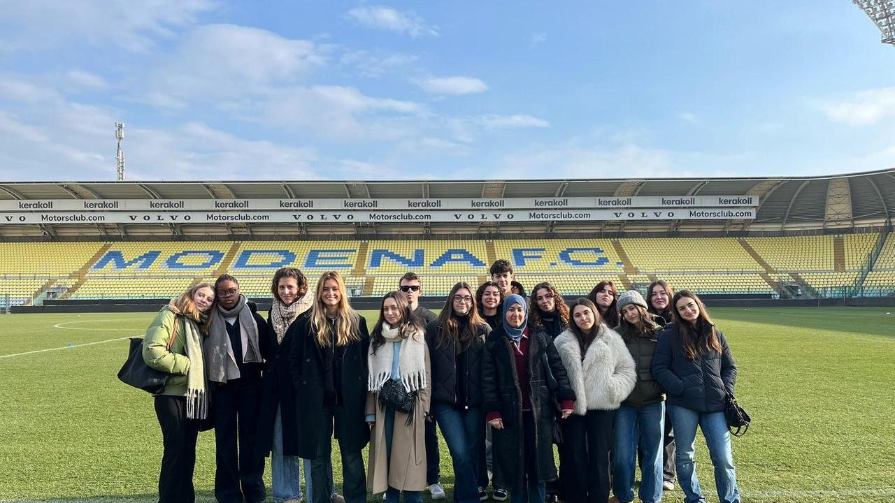 Modena, lo stadio Braglia ai raggi X: il tour degli studenti di Scuola2030