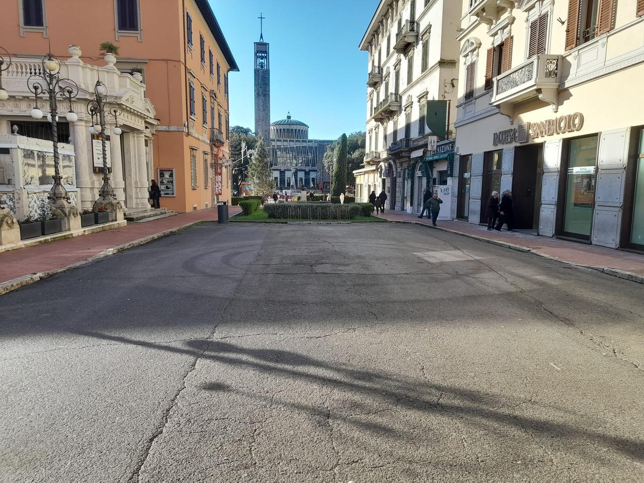 Montecatini, il trasloco della storica giostra primo passo per i nuovi arredi