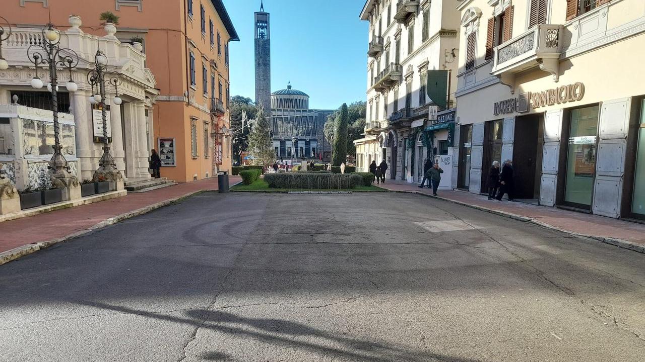 Montecatini, il trasloco della storica giostra primo passo per i nuovi arredi