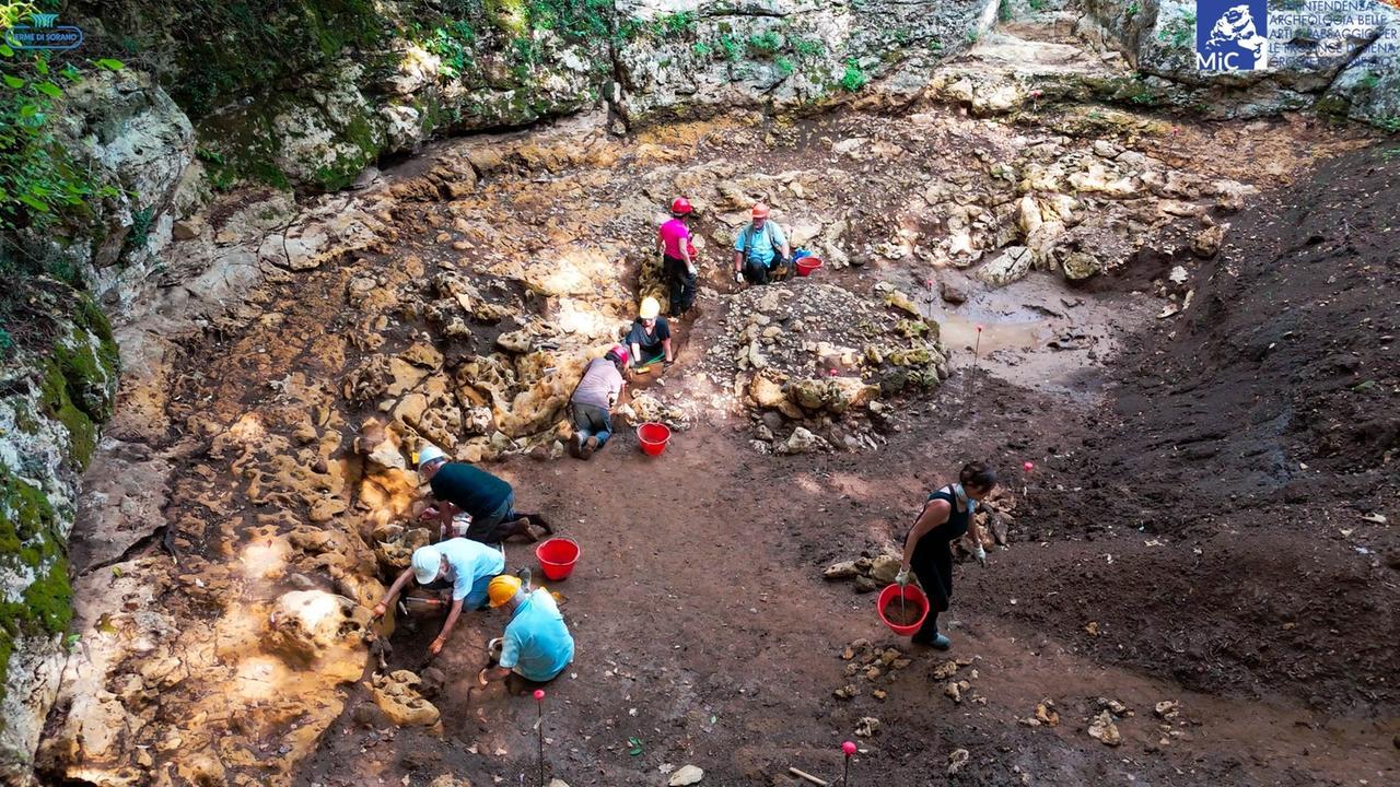 Sorano, straordinaria scoperta: riaffiora uno stabilimento termale dell’età Neolitica
