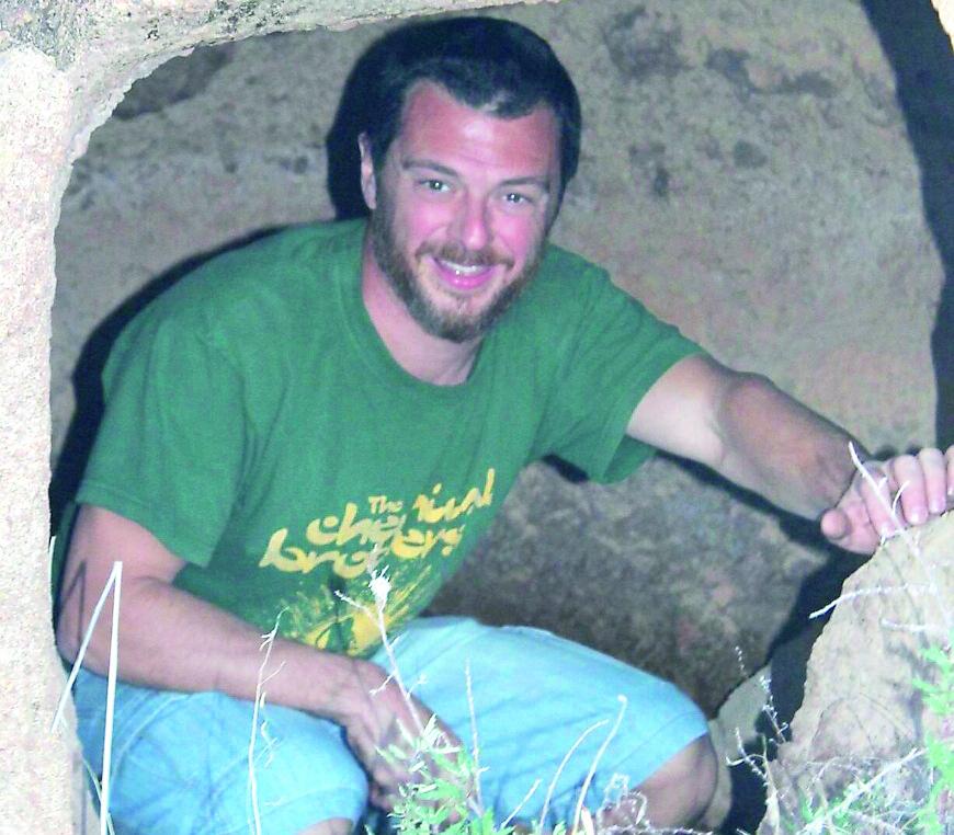 Morto sei anni dopo l’infortunio, dopo 15 giorni ancora funerali fermi. «Manca il nullaosta, perché tutto questo tempo?»