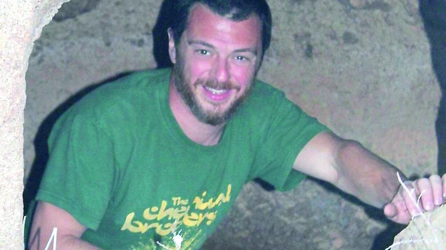 Morto sei anni dopo l’infortunio, dopo 15 giorni ancora funerali fermi. «Manca il nullaosta, perché tutto questo tempo?»